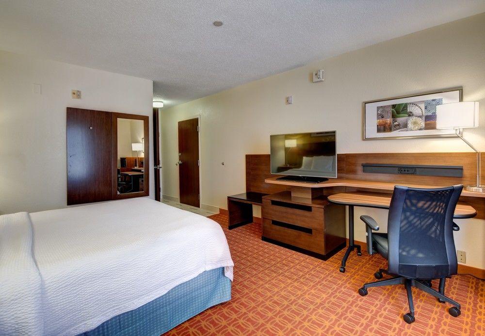 Fairfield Inn And Suites By Marriott Potomac Mills Вудбридж Екстер'єр фото