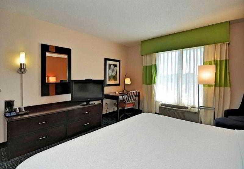 Fairfield Inn And Suites By Marriott Potomac Mills Вудбридж Екстер'єр фото