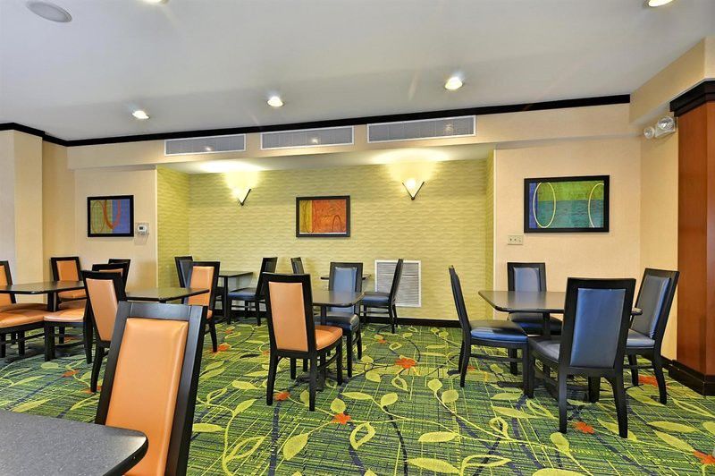 Fairfield Inn And Suites By Marriott Potomac Mills Вудбридж Екстер'єр фото