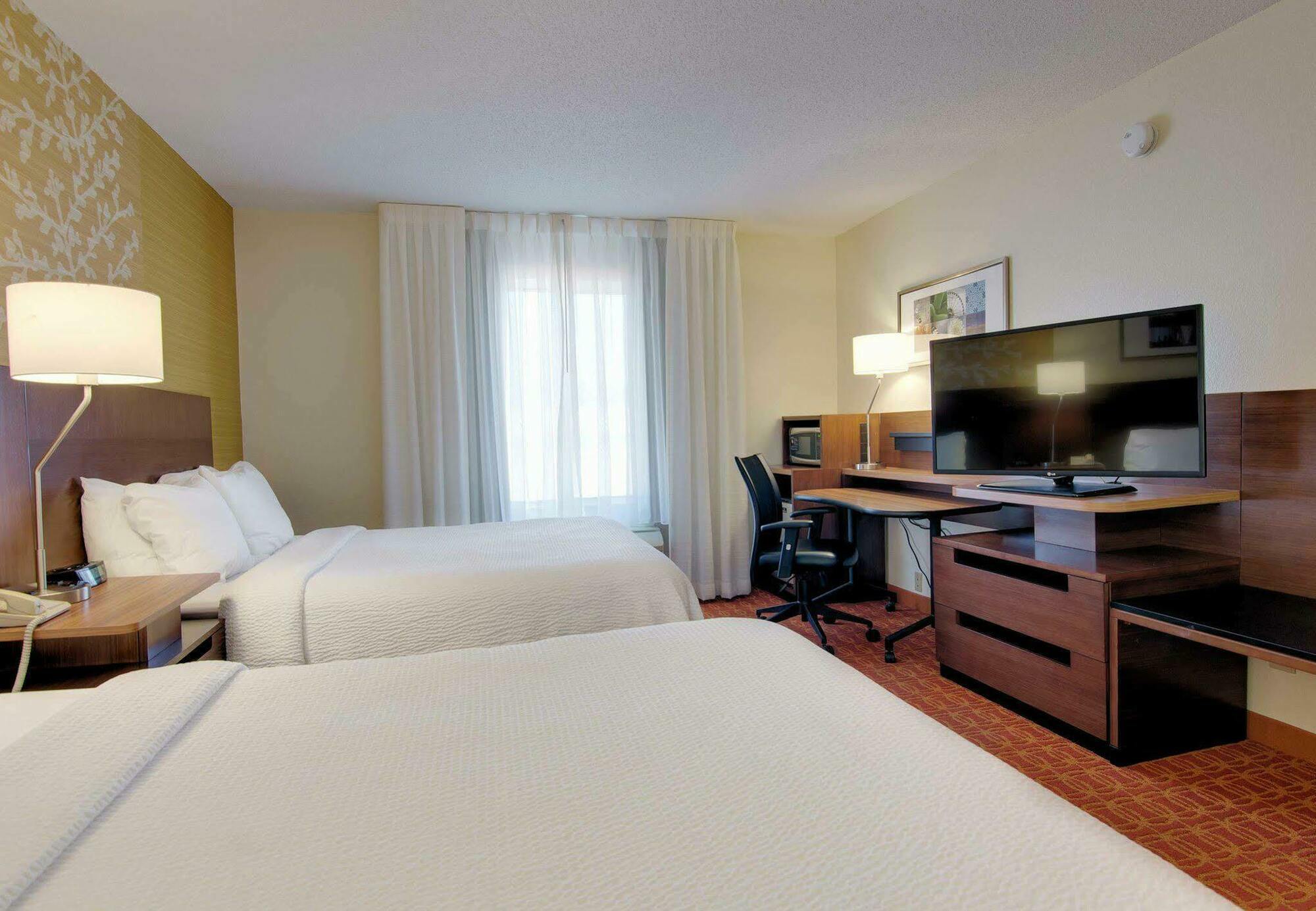 Fairfield Inn And Suites By Marriott Potomac Mills Вудбридж Екстер'єр фото