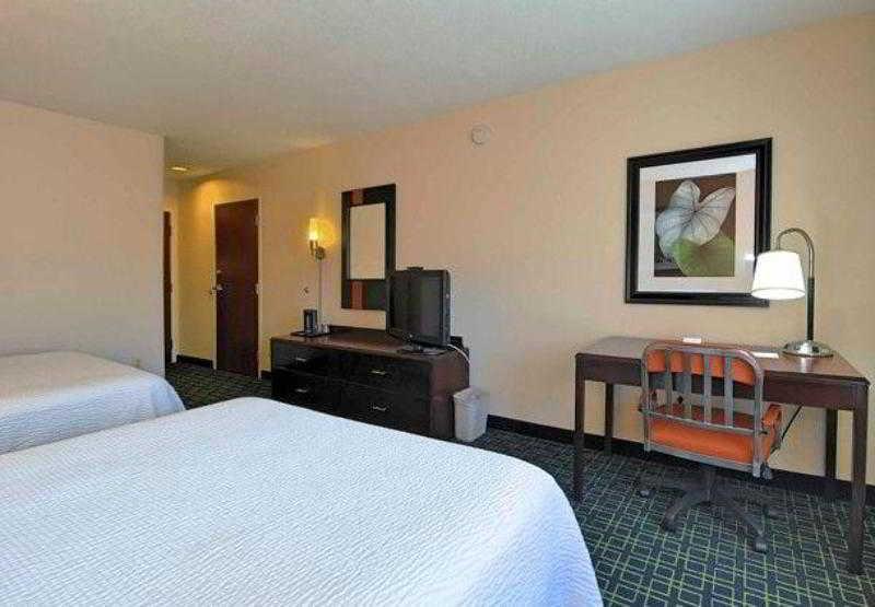 Fairfield Inn And Suites By Marriott Potomac Mills Вудбридж Екстер'єр фото