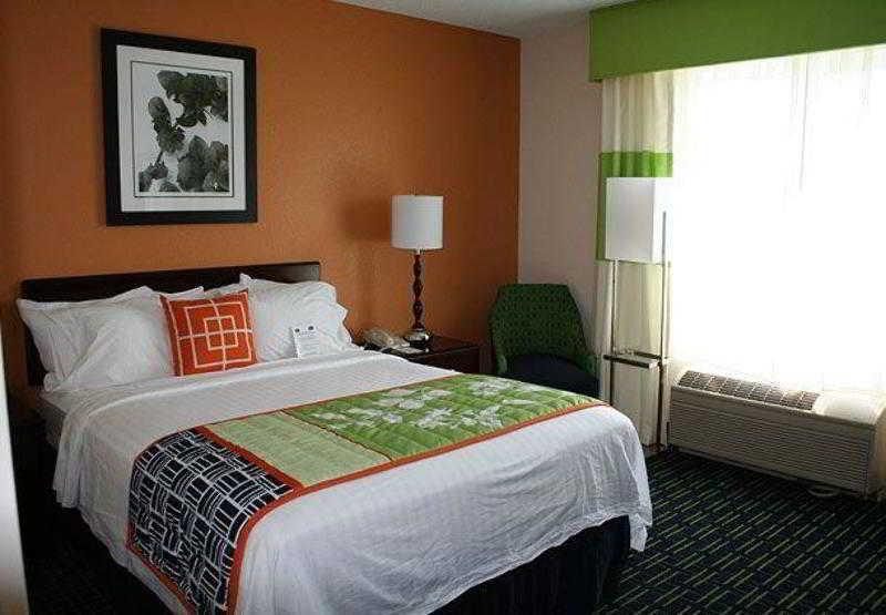 Fairfield Inn And Suites By Marriott Potomac Mills Вудбридж Екстер'єр фото