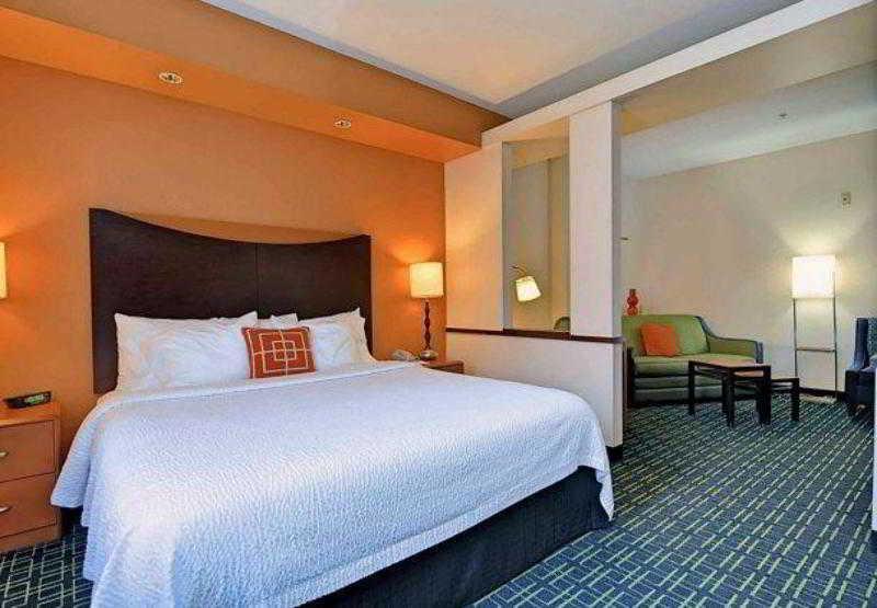 Fairfield Inn And Suites By Marriott Potomac Mills Вудбридж Екстер'єр фото